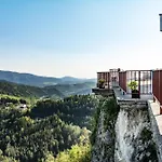 Am Hotel 4*