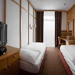 Am Hotel 4*