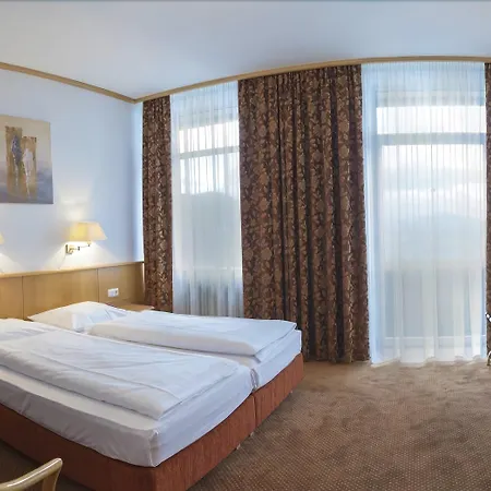 Am فندق سيمرنغ